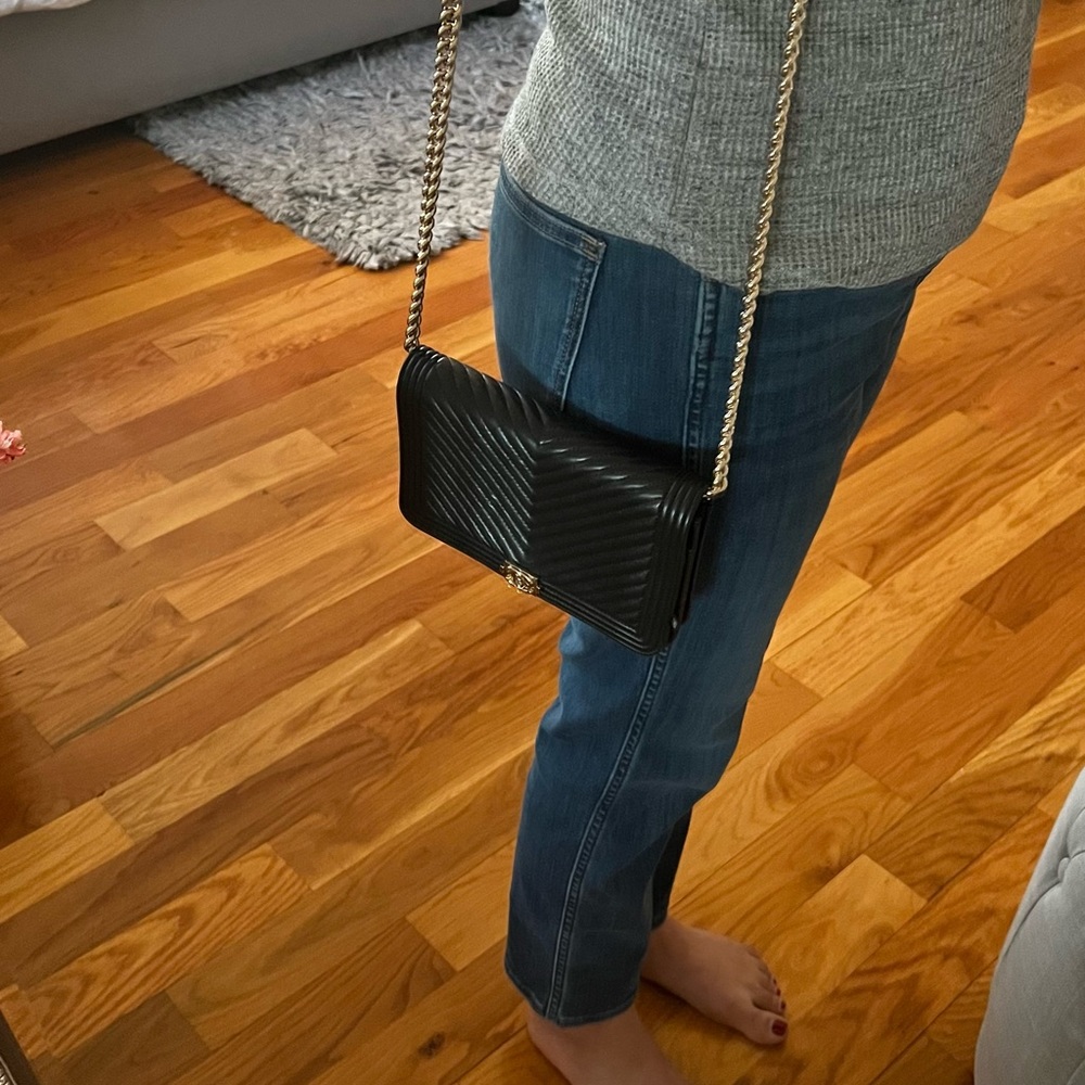 Chanel chevron, caviar leather wallet on a chain - Picture 7 of 16
